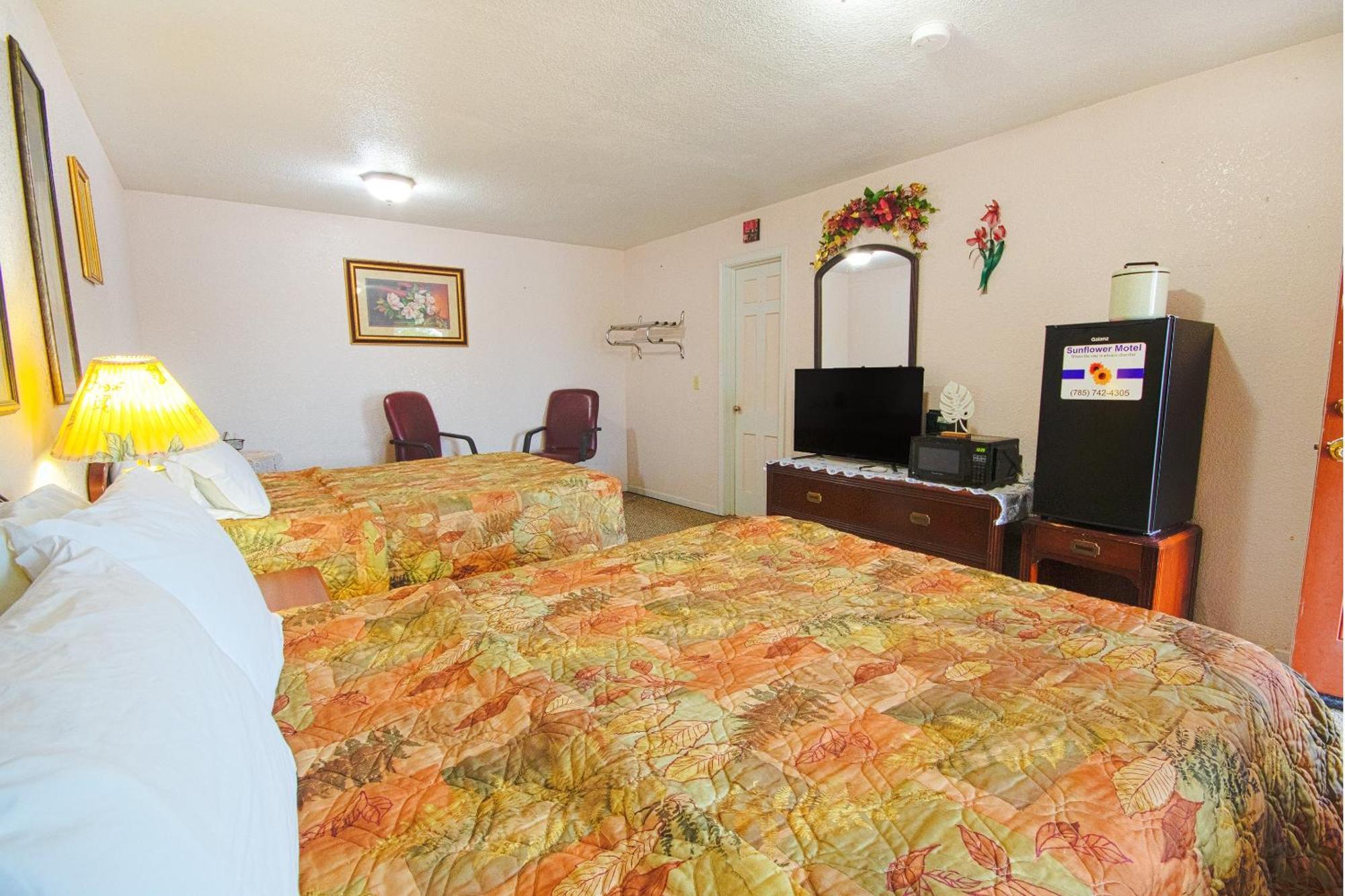 Sunflower Motel Hiawatha By Oyo Exterior photo