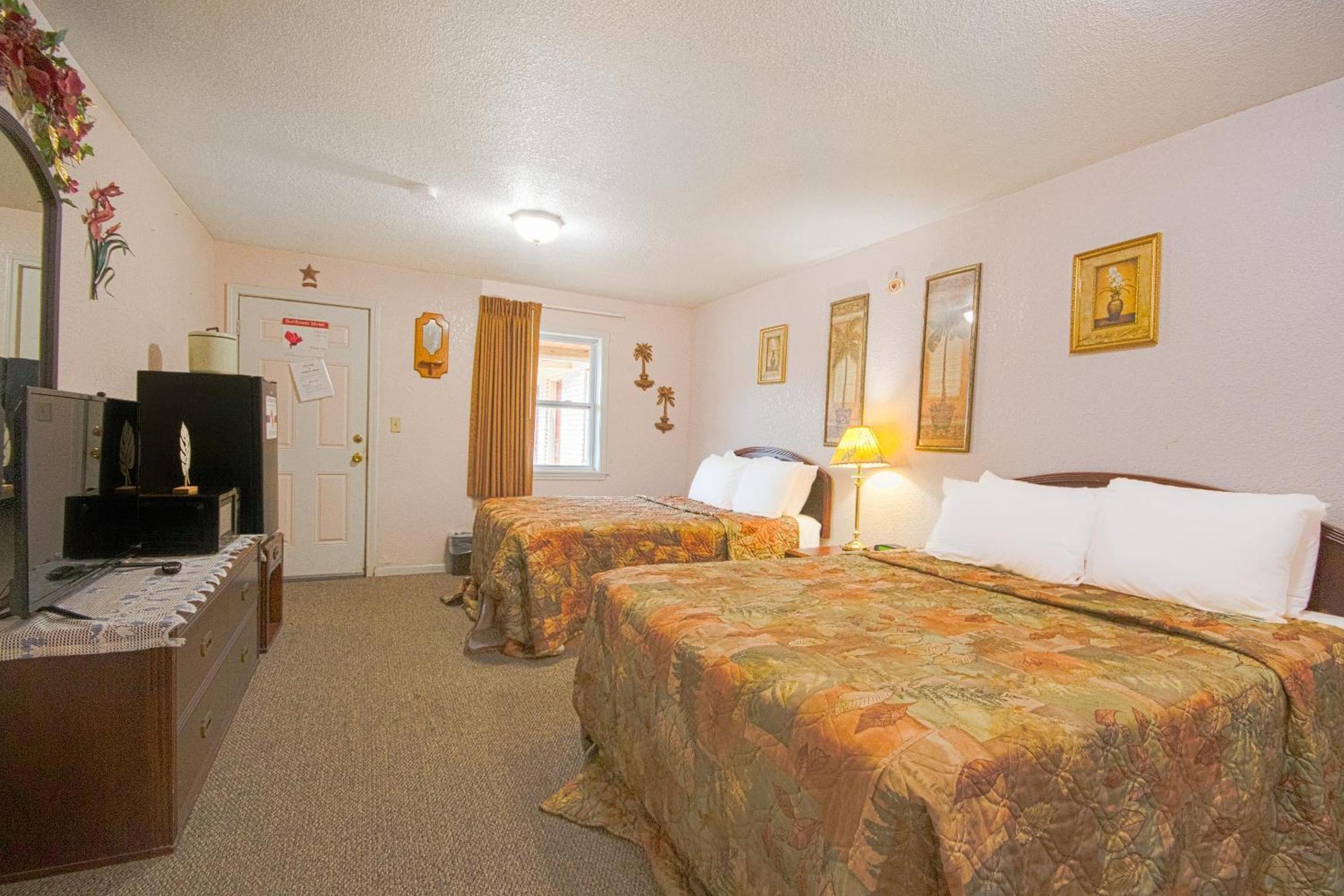 Sunflower Motel Hiawatha By Oyo Exterior photo